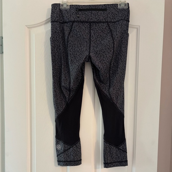 Lululemon Inspire Tight II – SeaWheeze 2016 Coded Manifesto (Size 6) - Picture 4 of 4